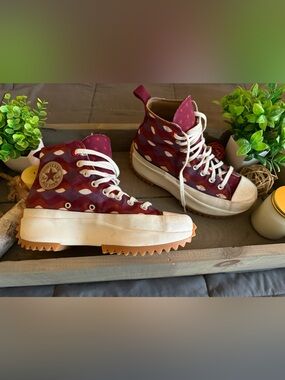 Converse High-Top Sneakers in Burgundy with White Polka Dots